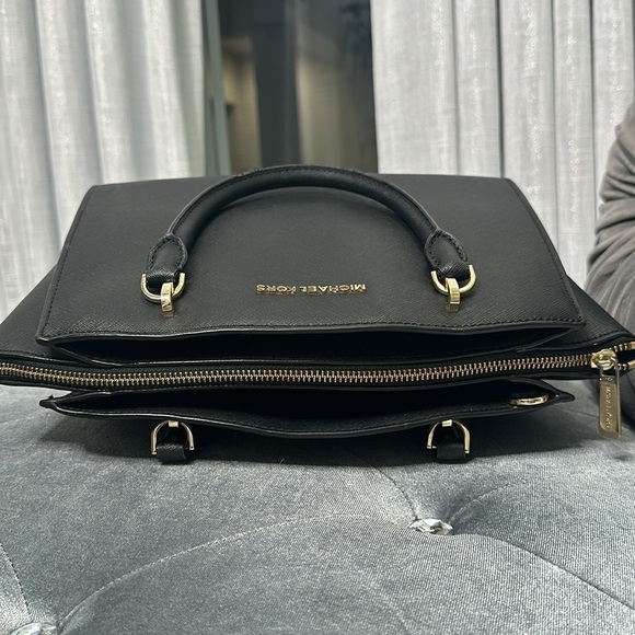 Michael Kors Black Handbag Selma Bag Women’s Black Handbags Satchel Handbags - Picture 9 of 15